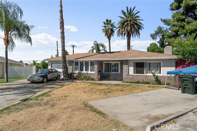 Detail Gallery Image 2 of 25 For 5784 Elmwood Rd, San Bernardino,  CA 92404 - 5 Beds | 3 Baths