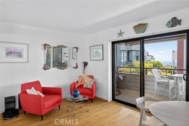 431 Camino De Las Colinas, Redondo Beach CA: https://media.crmls.org/medias/ca175995-807f-49ce-ae54-eb88959fb7ac.jpg
