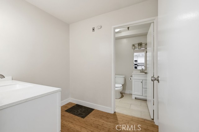Detail Gallery Image 12 of 21 For 5143 Bakman, North Hollywood,  CA 91601 - 2 Beds | 2 Baths