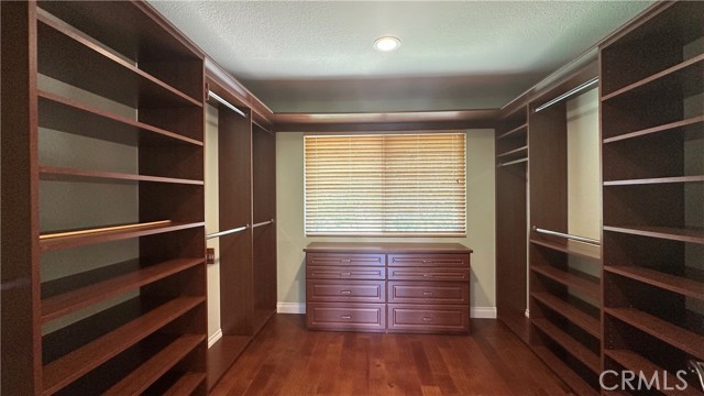 Detail Gallery Image 43 of 75 For 5433 Beeler Ave, Woodland Hills,  CA 91367 - 5 Beds | 3 Baths