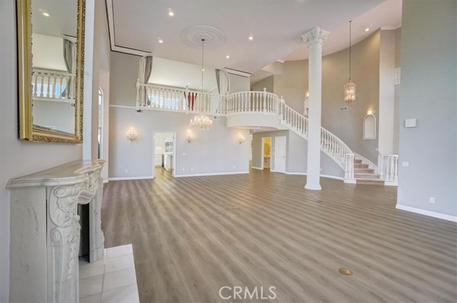 4020 Clarinda Drive, Tarzana CA: https://media.crmls.org/medias/ca1805ff-ae6e-4ec9-a5a1-6fd2c6f0f075.jpg