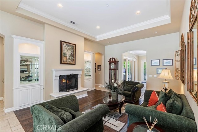 Detail Gallery Image 10 of 74 For 19017 Green Oaks Rd, Yorba Linda,  CA 92886 - 5 Beds | 4/1 Baths