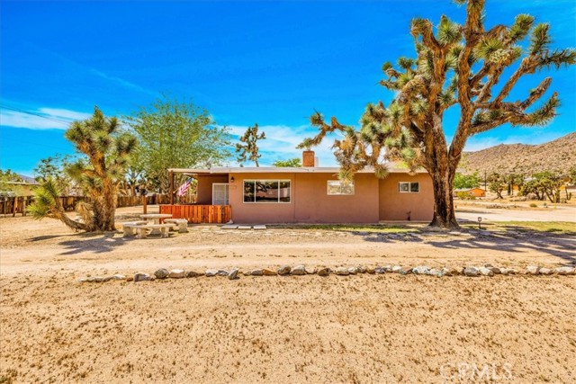 Detail Gallery Image 3 of 54 For 6922 Grand Ave, Yucca Valley,  CA 92284 - 3 Beds | 2 Baths