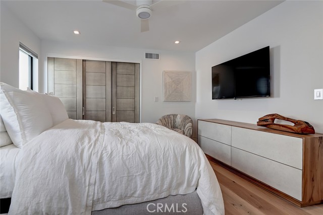 Detail Gallery Image 7 of 35 For 1208 the Strand #C,  Manhattan Beach,  CA 90266 - 3 Beds | 3 Baths