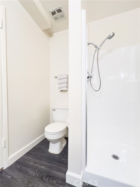927 N Kings Road, West Hollywood CA: https://media.crmls.org/medias/ca1ab123-3386-4d18-8bc8-de01961a9600.jpg