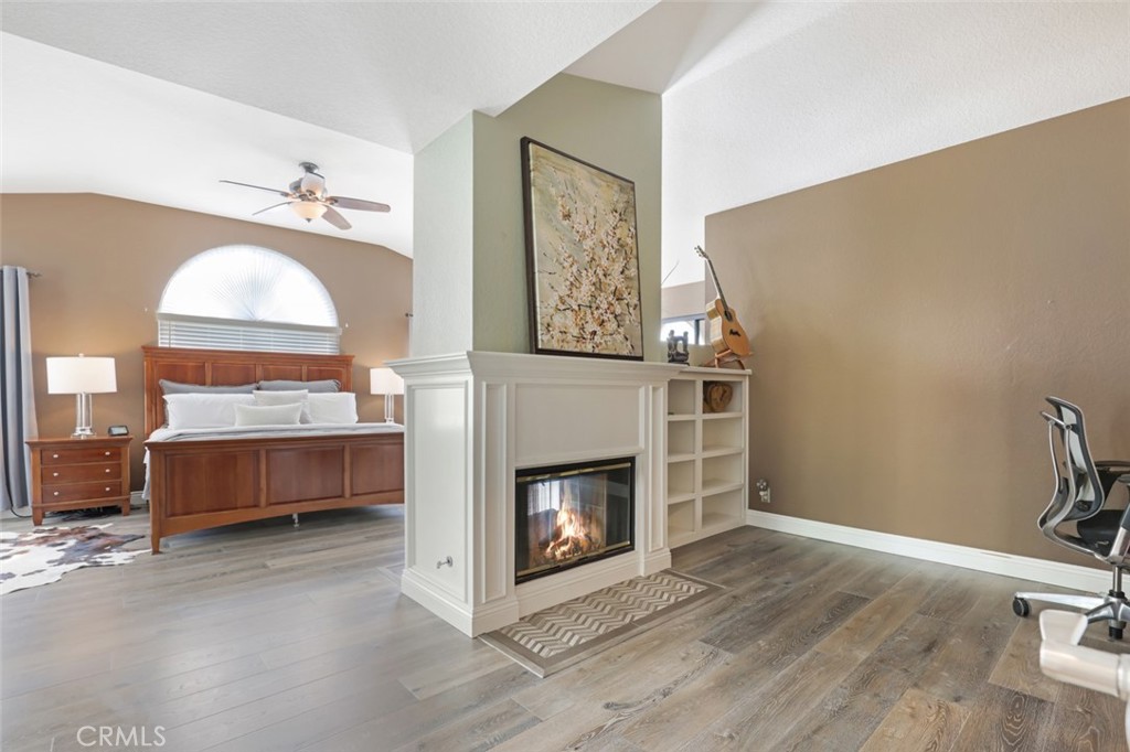 MLS #OC25218182 image #40