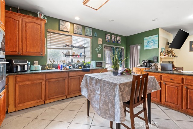 25785 Edgemont Court, San Bernardino CA: https://media.crmls.org/medias/ca1cdeef-60f5-4565-84b5-27f4812b440a.jpg