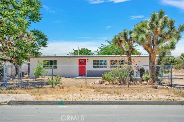 Detail Gallery Image 2 of 48 For 7184 Palm Ave, Yucca Valley,  CA 92284 - 3 Beds | 2 Baths