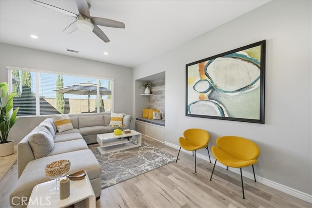 Detail Gallery Image 15 of 54 For 34078 Amici, Temecula,  CA 92592 - 4 Beds | 3/1 Baths