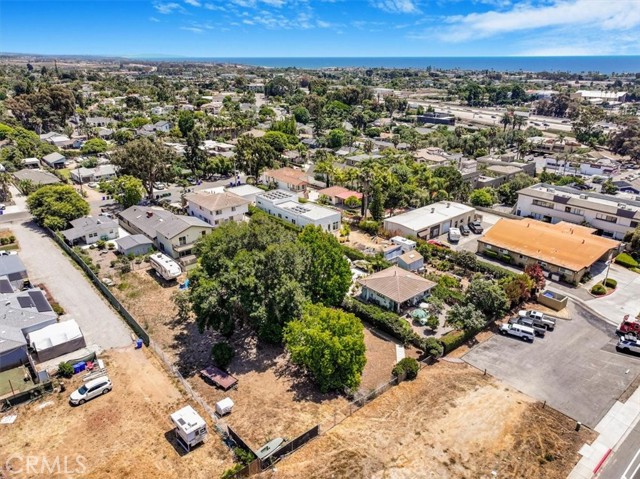 1300 Oak Avenue, Carlsbad CA: https://media.crmls.org/medias/ca1f2414-654c-4939-9351-50dcea57ecb0.jpg