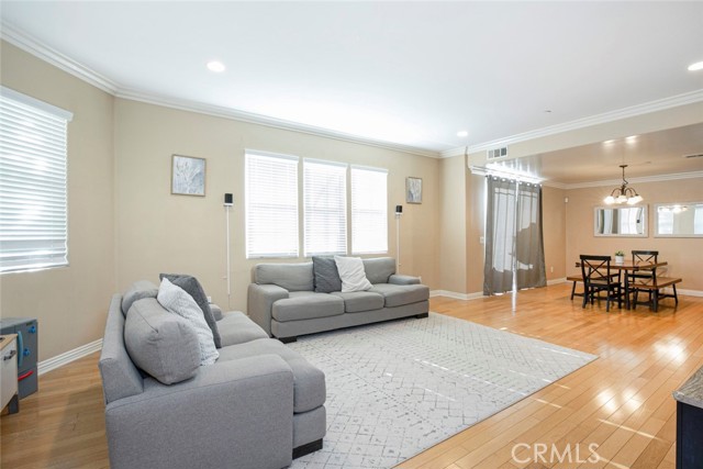 2755 Montrose Avenue photo 6