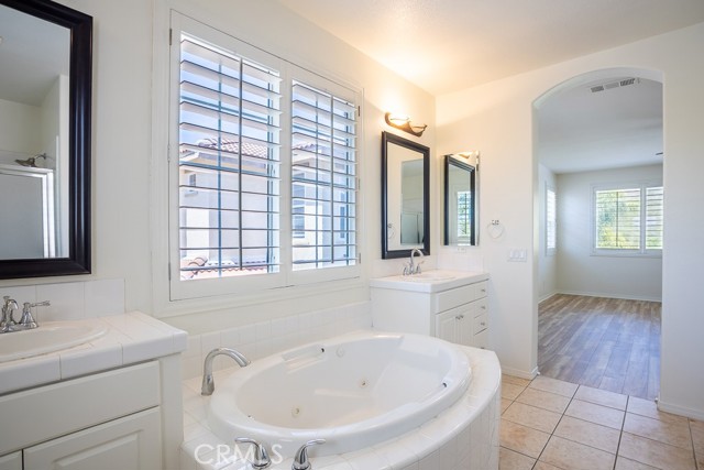 23857 Rio Rancho Way, Valencia CA: https://media.crmls.org/medias/ca1f5091-e443-4e87-877f-a9de0dfefca6.jpg