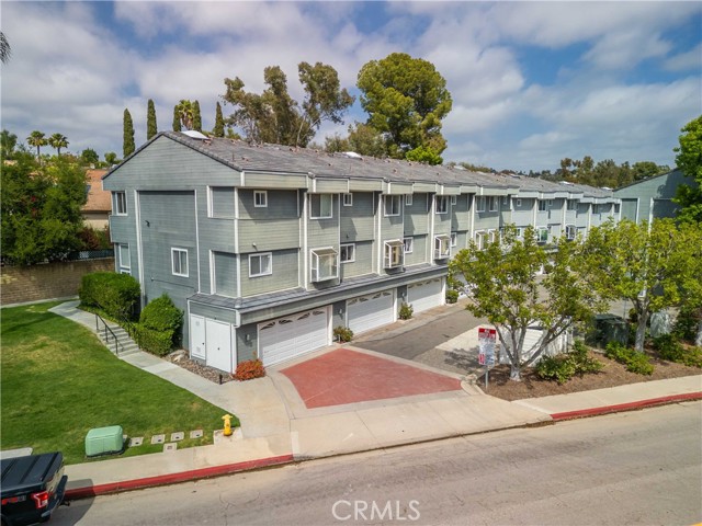 Image 4 of 8 For 24833 Nueva Vista Drive 2