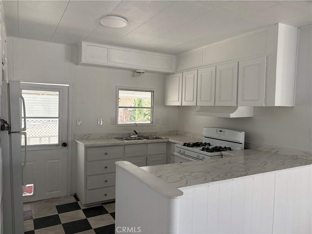 2300 Valley Parkway - photo 8