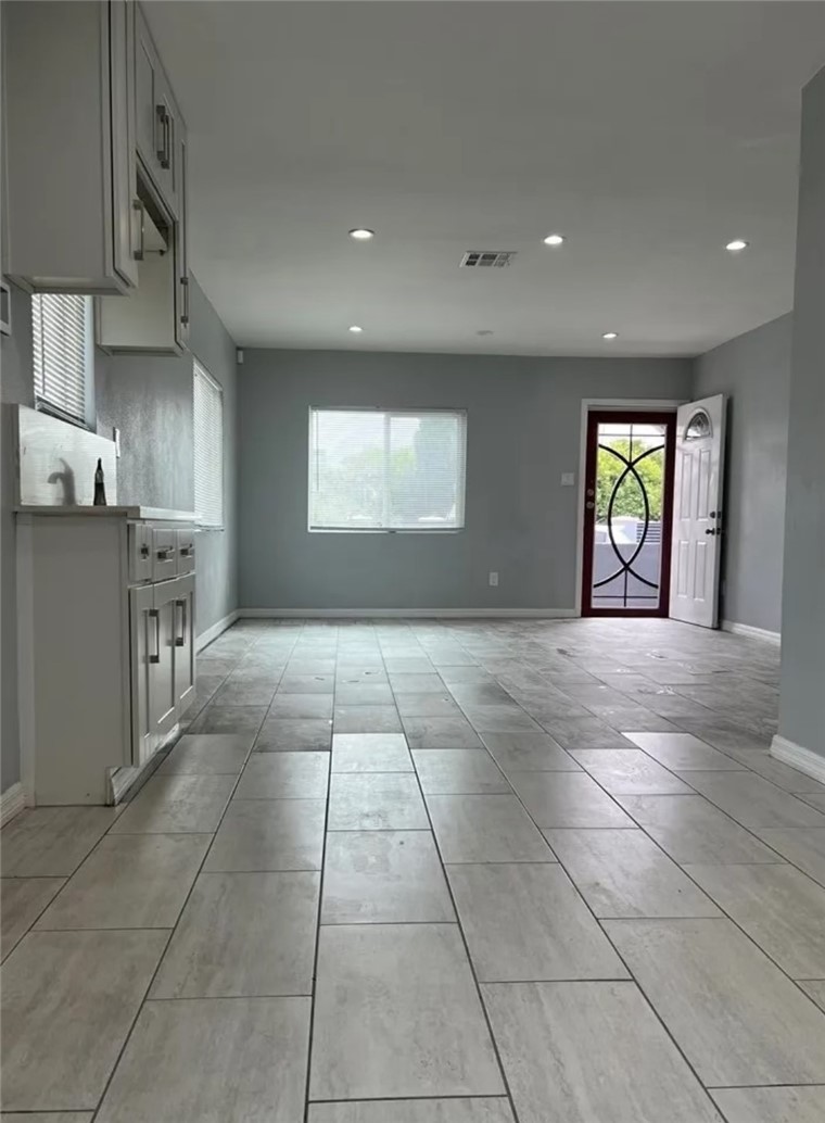 731 99th Street, Los Angeles, California 90044, 3 Bedrooms Bedrooms, ,2 BathroomsBathrooms,Single Family Residence,For Sale,99th,MB24156227