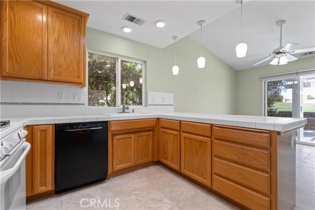 Detail Gallery Image 24 of 67 For 917 Saint Ann, Paso Robles,  CA 93446 - 3 Beds | 2 Baths