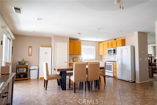 Detail Gallery Image 3 of 16 For 1316 Blazing Star, Perris,  CA 92571 - 4 Beds | 2 Baths