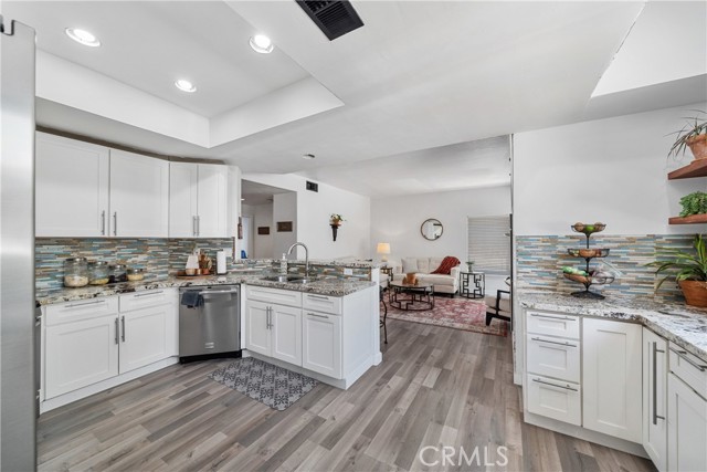 2981 Pembroke Circle, Corona CA: https://media.crmls.org/medias/ca22d067-f7d9-4e81-a4c3-f886a4e66155.jpg