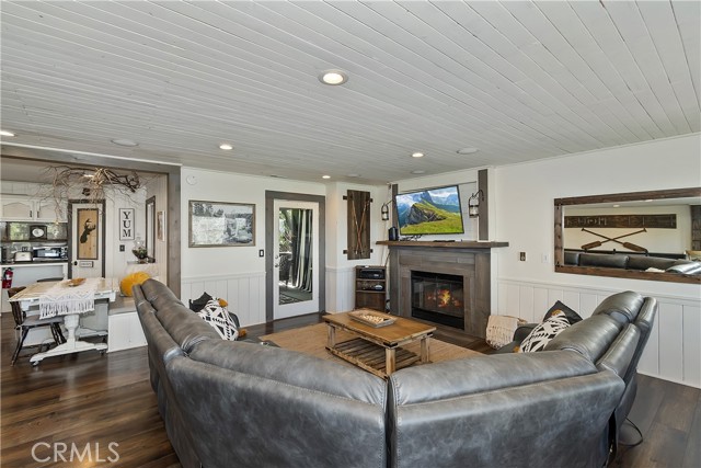 Image 7 of 38 For 533 Sunderland Court