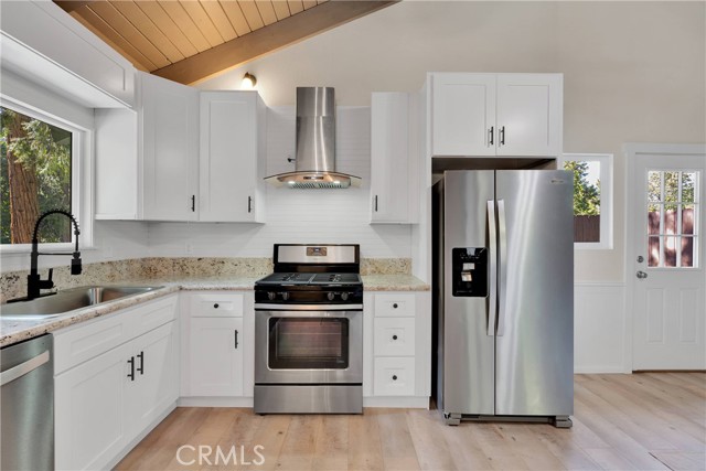 23550 Lake Drive, Crestline CA: https://media.crmls.org/medias/ca232b63-9124-45ad-be66-1c2242c96800.jpg