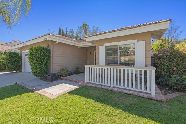 Detail Gallery Image 4 of 41 For 27209 Bidwell Lane, Valencia,  CA 91354 - 3 Beds | 2 Baths