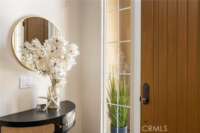 21270 Elda Cir, Huntington Beach CA: https://media.crmls.org/medias/ca2403e4-713d-44e7-a103-29a8a4e97300.jpg