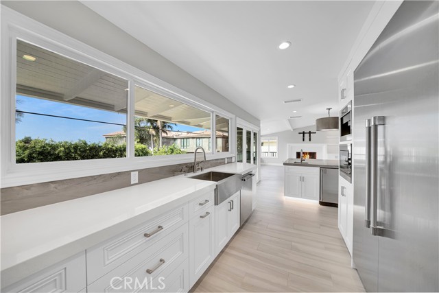 Detail Gallery Image 11 of 38 For 1717 Cliff Dr, Newport Beach,  CA 92663 - 4 Beds | 3/1 Baths