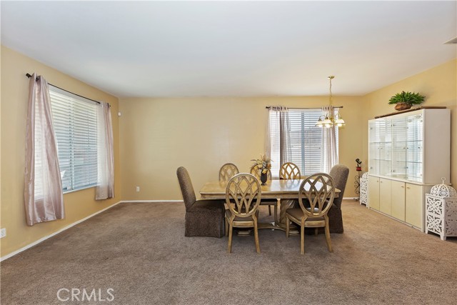 Detail Gallery Image 4 of 27 For 11970 Bryce Ct, Victorville,  CA 92392 - 5 Beds | 2 Baths