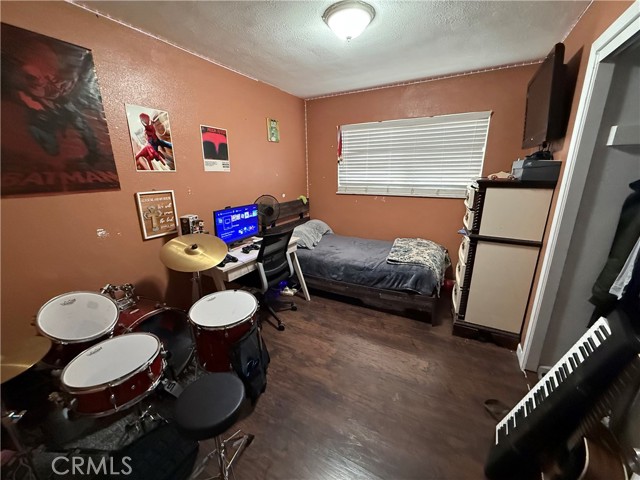 Detail Gallery Image 7 of 11 For 2039 W 14th, San Bernardino,  CA 92411 - 3 Beds | 1/1 Baths