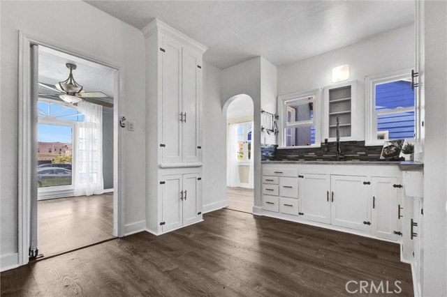 2850 S Norton Ave, Los Angeles CA: https://media.crmls.org/medias/ca2518e2-e9e9-4c39-b289-8d38b953873b.jpg
