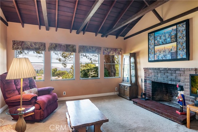 11060 Plainview Avenue photo 3