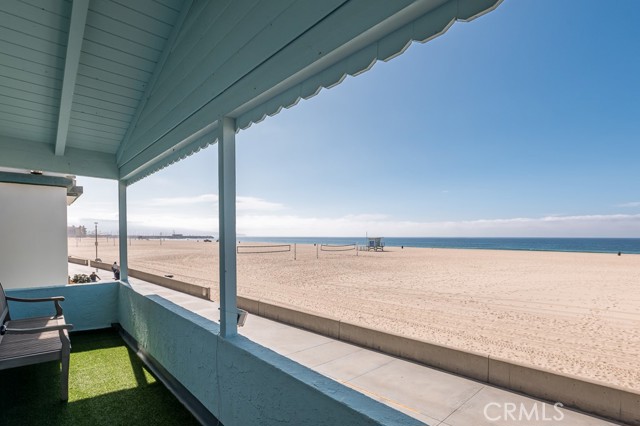 Detail Gallery Image 18 of 24 For 528 the Strand, Hermosa Beach,  CA 90254 - 4 Beds | 4 Baths