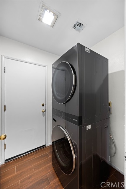 Detail Gallery Image 11 of 25 For 27503 Wellsley Way, Valencia,  CA 91354 - 4 Beds | 3 Baths