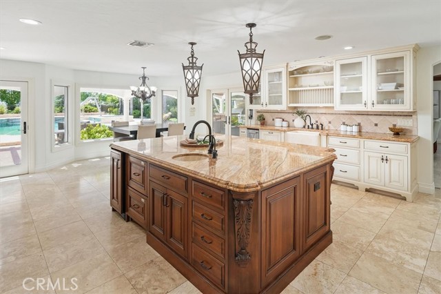Detail Gallery Image 19 of 75 For 25132 Barnhill Rd, Saugus,  CA 91350 - 6 Beds | 6 Baths
