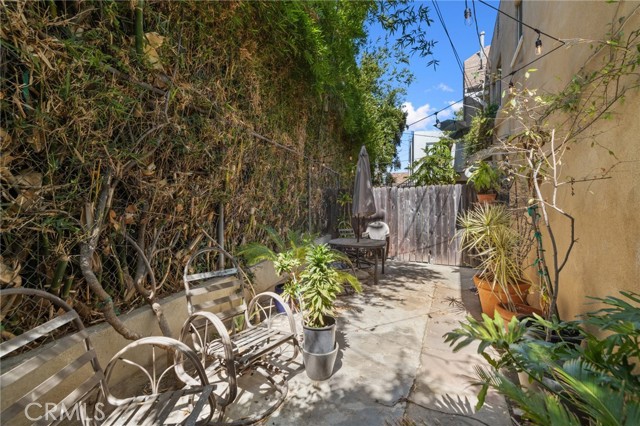 Detail Gallery Image 10 of 11 For 1285 South Dunsmuir, Los Angeles,  CA 90019 - 1 Beds | 1 Baths