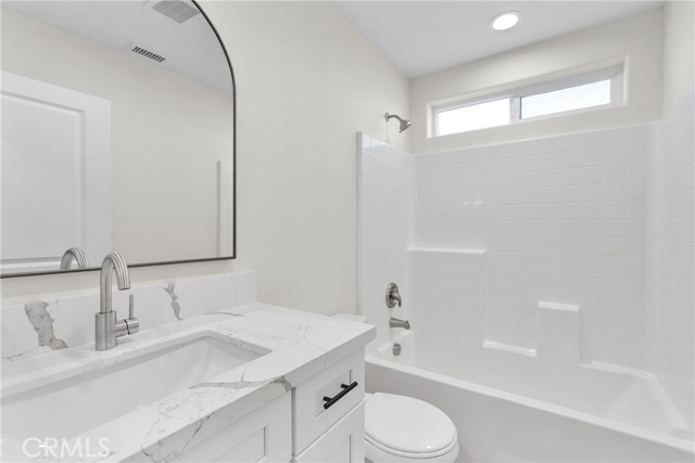 Detail Gallery Image 13 of 37 For 7276 Topaz Ave, Oak Hills,  CA 92344 - 4 Beds | 2/1 Baths