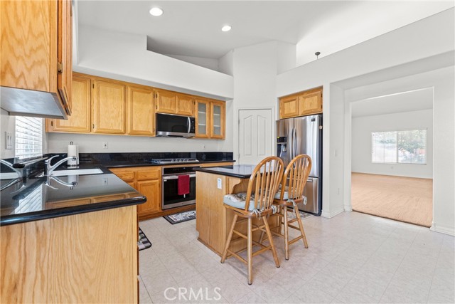 2041 Kalliope Avenue, Lancaster CA: https://media.crmls.org/medias/ca28cad2-7d00-4e8a-a422-5cd512859d98.jpg