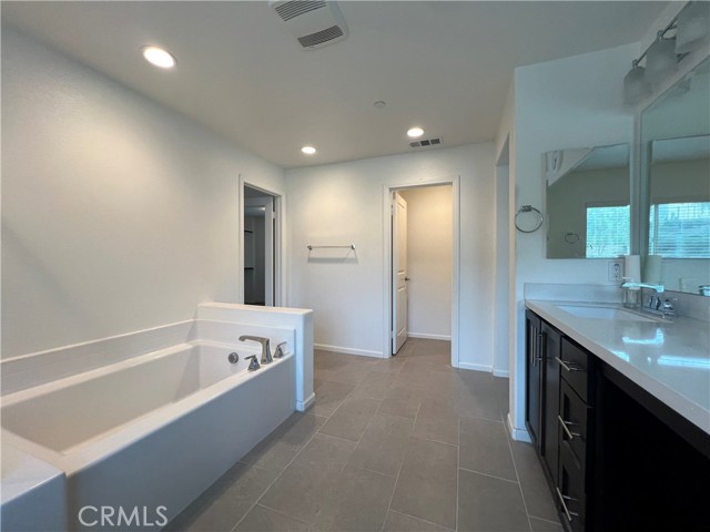 Detail Gallery Image 31 of 57 For 24464 Periwinkle, Lake Elsinore,  CA 92532 - 5 Beds | 3 Baths