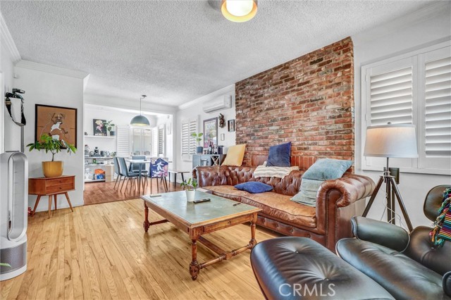 275 E Bort Street, Long Beach CA: https://media.crmls.org/medias/ca29f143-8b0c-445e-bf03-c0e0df34b72d.jpg