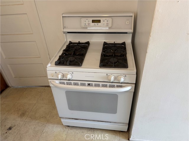 218 N Broadway, Redondo Beach CA: https://media.crmls.org/medias/ca29f199-a08e-43a2-92ab-4b86123a9d60.jpg