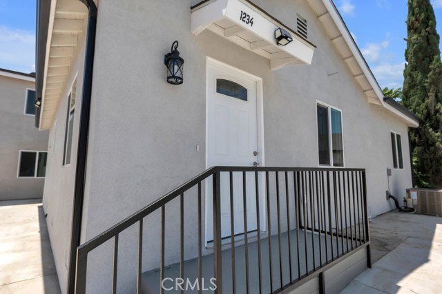 1234 W 89th Street, Los Angeles CA: https://media.crmls.org/medias/ca2b8455-084a-4ba5-869e-466815a1362d.jpg