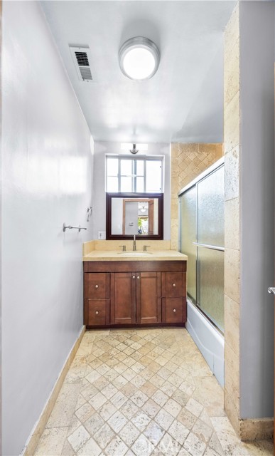 Detail Gallery Image 13 of 18 For 1057 Willard Ave, Glendale,  CA 91201 - 3 Beds | 2 Baths