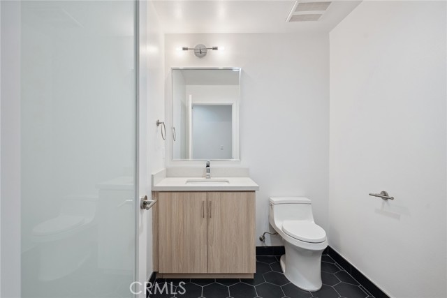 Detail Gallery Image 15 of 18 For 1746 Garfield Pl #101,  Los Angeles,  CA 90028 - 2 Beds | 2/1 Baths
