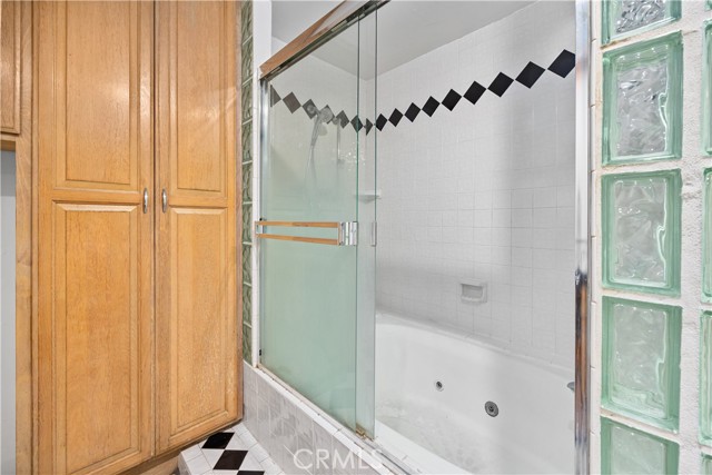 Detail Gallery Image 13 of 41 For 55 B Surfside Ave, Surfside,  CA 90743 - 4 Beds | 4 Baths