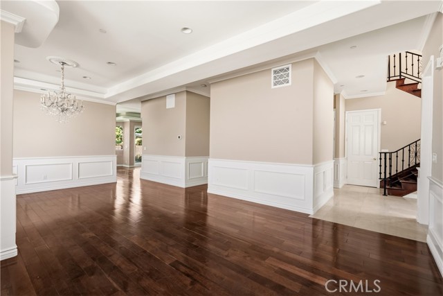 Detail Gallery Image 5 of 66 For 406 N Fairview, Burbank,  CA 91505 - 5 Beds | 4/1 Baths