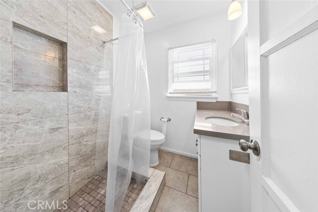 Detail Gallery Image 14 of 22 For 10717 Cantara St, Sun Valley,  CA 91352 - 3 Beds | 2 Baths