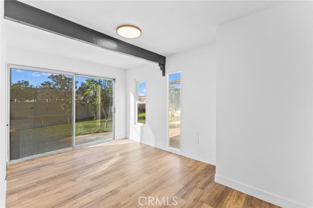 325 Echo Court, San Bernardino CA: https://media.crmls.org/medias/ca302317-0298-4670-adbf-e46af01611fc.jpg