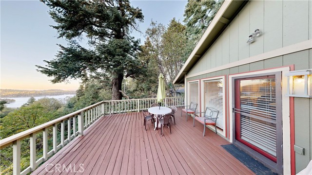 Detail Gallery Image 1 of 69 For 590 Arrowhead Villa Rd, Lake Arrowhead,  CA 92352 - 3 Beds | 2/1 Baths