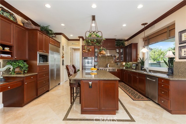 Detail Gallery Image 7 of 66 For 4 Bordeaux, Coto de Caza,  CA 92679 - 5 Beds | 5/1 Baths