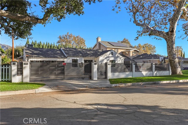 Image 2 of 40 For 2240 Parish  